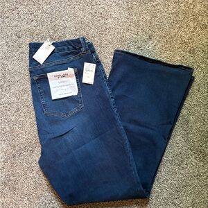 Good American Stretch Pull-On Flare Jeans